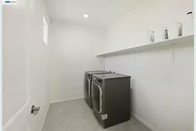 15887 Brownstone Ct, Lathrop, CA 95330 - Photo 41