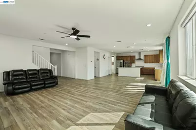 15887 Brownstone Ct, Lathrop, CA 95330 - Photo 27