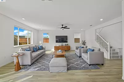 15887 Brownstone Ct, Lathrop, CA 95330 - Photo 3