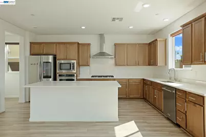 15887 Brownstone Ct, Lathrop, CA 95330 - Photo 21
