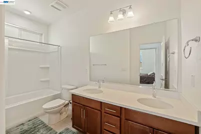 15887 Brownstone Ct, Lathrop, CA 95330 - Photo 49