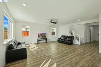 15887 Brownstone Ct, Lathrop, CA 95330 - Photo 29