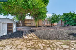 2037 Highland Dr, Concord, CA 94520 - Photo 29
