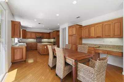 1050 Overland Place, Vacaville, CA 95687 - Photo 9
