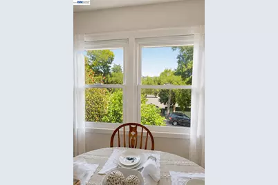 8041 Greenly Dr, Oakland, CA 94605 - Photo 7