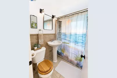 8041 Greenly Dr, Oakland, CA 94605 - Photo 31