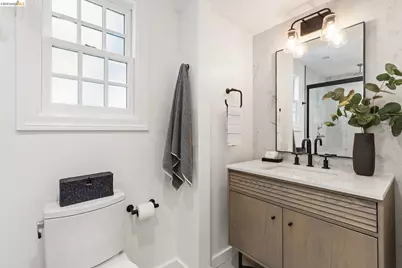 1115 Clarendon Cres, Oakland, CA 94610 - Photo 39