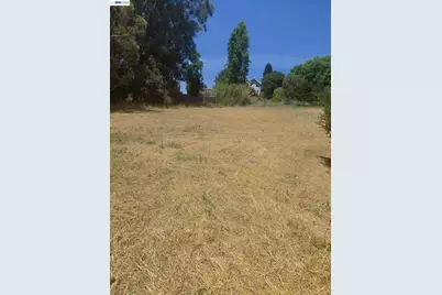 Fariss Ln, El Sobrante, CA 94803 - Photo 3