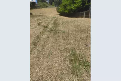 4060 Lambert Rd, El Sobrante, CA 94803 - Photo 3