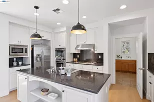 2361 Coral Sea St, Alameda, CA 94501 - Photo 31