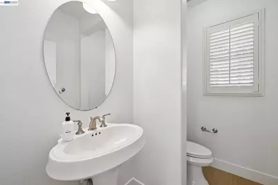 2361 Coral Sea St, Alameda, CA 94501 - Photo 51