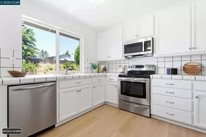2173 Warwick Dr, Benicia, CA 94510 - Photo 13