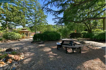 30 Miramonte Dr, Moraga, CA 94556 - Photo 39