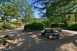 30 Miramonte Dr, Moraga, CA 94556 - Photo 39