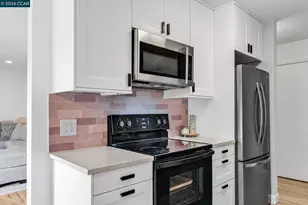 825 Oak Grove Rd, Concord, CA 94518 - Photo 9