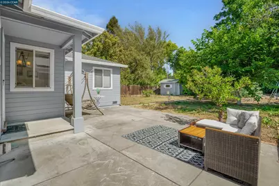 144 Roslyn Dr, Concord, CA 94518 - Photo 23