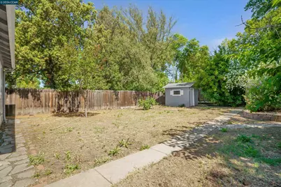 144 Roslyn Dr, Concord, CA 94518 - Photo 27