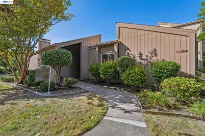1118 Bismarck Ln, Alameda, CA 94502 - Photo 3