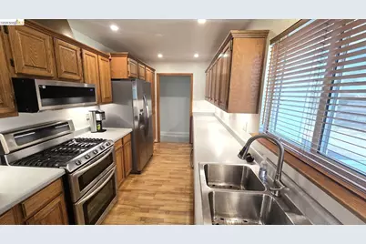 2332 Saint George Dr, Concord, CA 94520 - Photo 15