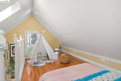 7523 Outlook Ave, Oakland, CA 94605 - Photo 27
