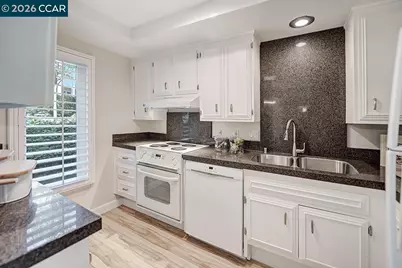 3317 Tice Creek Dr #6, Walnut Creek, CA 94595 - Photo 5