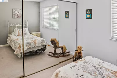 1110 Plymouth Dr, Tracy, CA 95376 - Photo 17