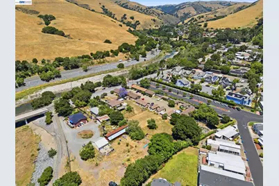 585 Old Canyon Rd, Fremont, CA 94536 - Photo 37