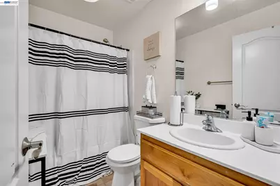 1473 Tucker St #12, Oakland, CA 94603 - Photo 25