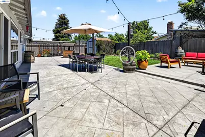 1640 Via Escondido, San Lorenzo, CA 94580 - Photo 35