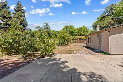 705 Rumble Rd, Modesto, CA 95350 - Photo 27