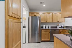 760 Canyon Oaks Dr, Oakland, CA 94605 - Photo 9