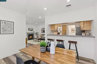 760 Canyon Oaks Dr #H, Oakland, CA 94605 - Photo 5