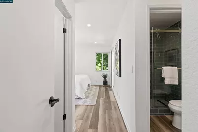 760 Canyon Oaks Dr #H, Oakland, CA 94605 - Photo 25