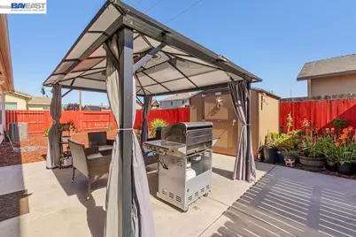 910 Fargo St, Stockton, CA 95204 - Photo 27