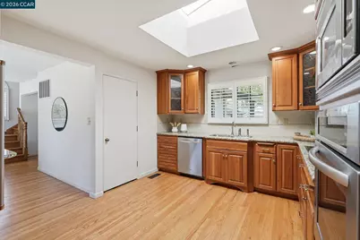2571 Francis Dr, Pinole, CA 94564 - Photo 7