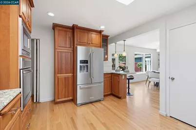 2571 Francis Dr, Pinole, CA 94564 - Photo 9