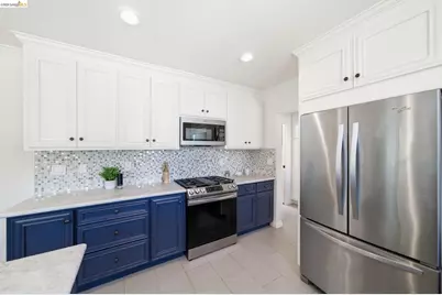 107 Covington St, Oakland, CA 94605 - Photo 9