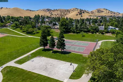 2300 Wildwood Ct, Antioch, CA 94509 - Photo 37