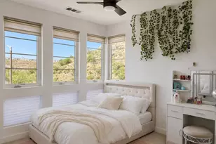 27151 Backdrop Ln, Valencia (santa Clarita), CA 91381 - Photo 15