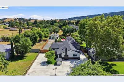 753 Sycamore Rd, Pleasanton, CA 94566 - Photo 3