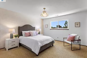 156 Mecartney Rd, Alameda, CA 94502 - Photo 35