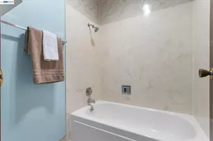 156 Mecartney Rd, Alameda, CA 94502 - Photo 43