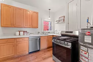 667 10th St, Oakland, CA 94607 - Photo 9