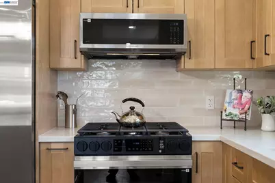 30806 Vallejo St, Union City, CA 94587 - Photo 11