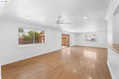 15138 Hiawatha St, Los Angeles, CA 91345 - Photo 21