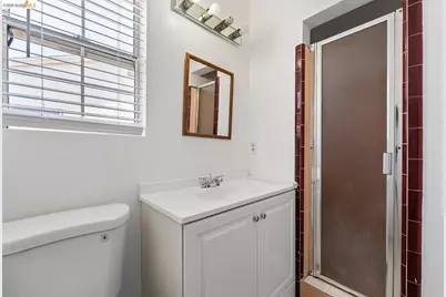15138 Hiawatha St, Los Angeles, CA 91345 - Photo 37
