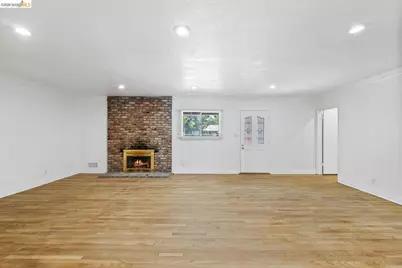 15138 Hiawatha St, Los Angeles, CA 91345 - Photo 7