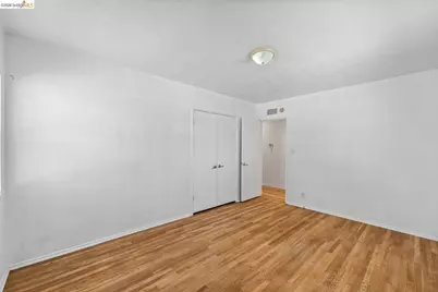 15138 Hiawatha St, Los Angeles, CA 91345 - Photo 33