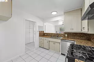 15138 Hiawatha St, Los Angeles, CA 91345 - Photo 27