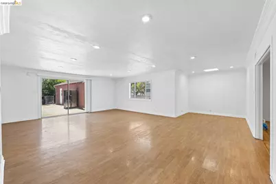 15138 Hiawatha St, Los Angeles, CA 91345 - Photo 13